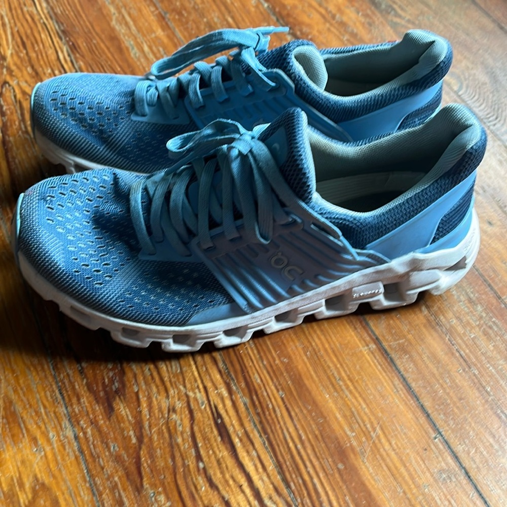 On Cloud women’s blue